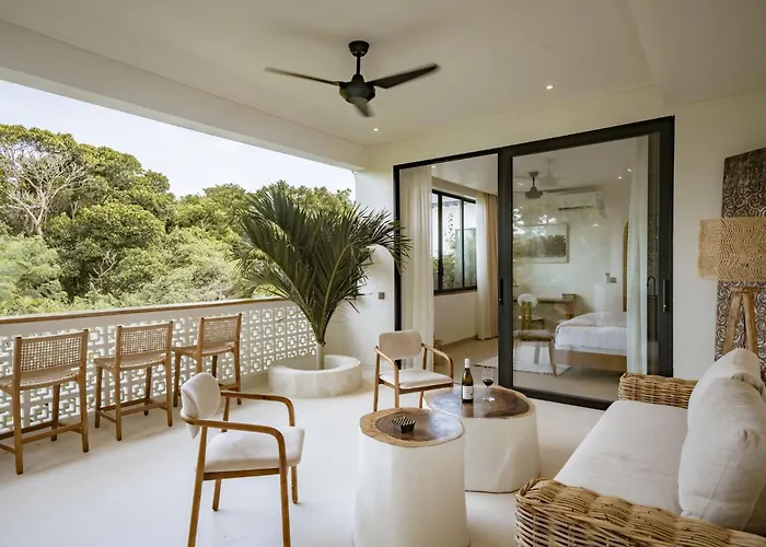 Casa Mira